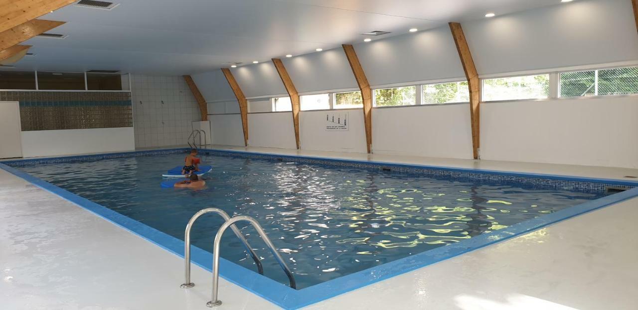 Het Boshuisje In Durbuy Villa Luaran gambar